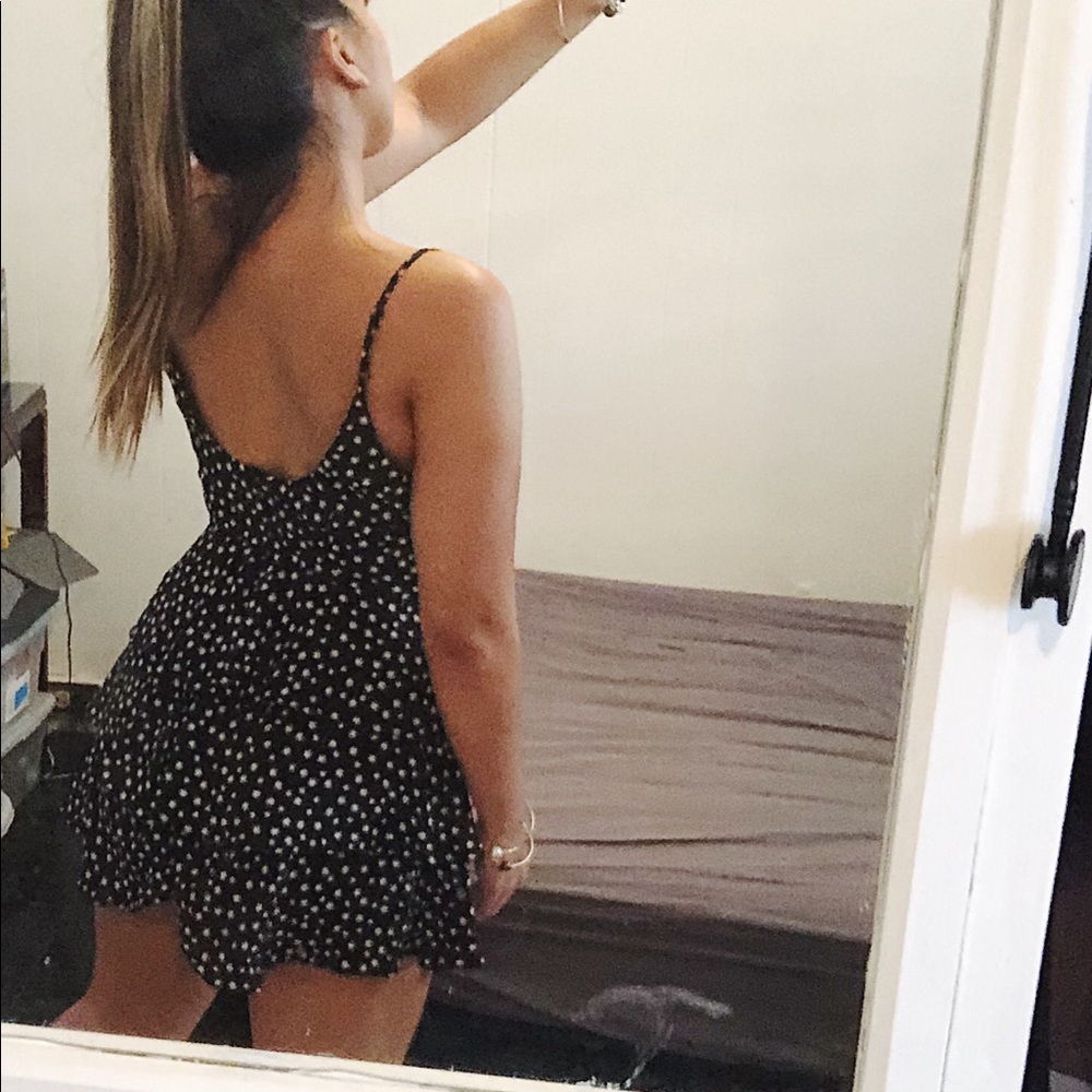 🚫SOLD🚫 Ruffle dress - Picture 2 of 5